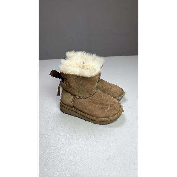 UGG Toddler Bailey Bow II Boots Chestnut Suede Shearling Size 8 - Picture 1 of 7
